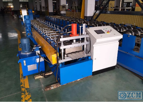 HIDDEN TYPE WALL BOARD ROLL FORMING MACHINE